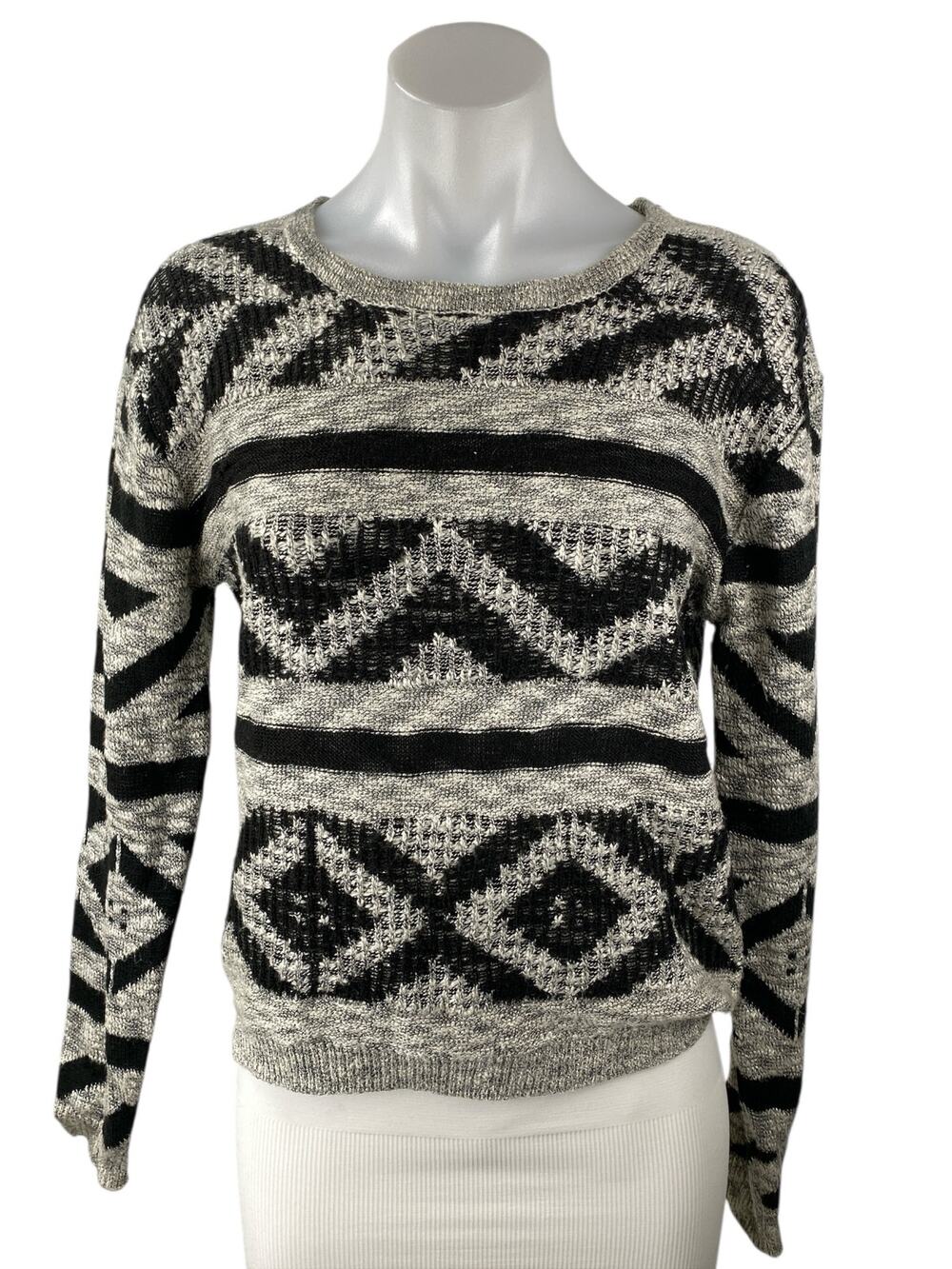 Forever 21 XXI Women's Gray Black Geometric Long Sleeve Knit Sweater Top Size S